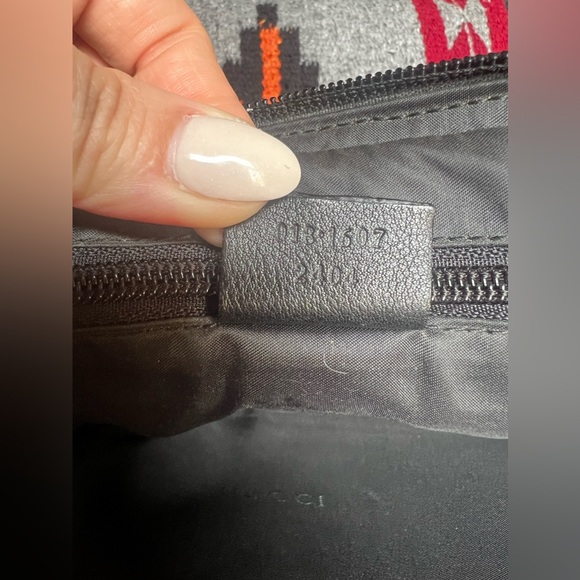 ***AUTHENTIC GUCCI WRISTLET*** - Picture 10 of 13